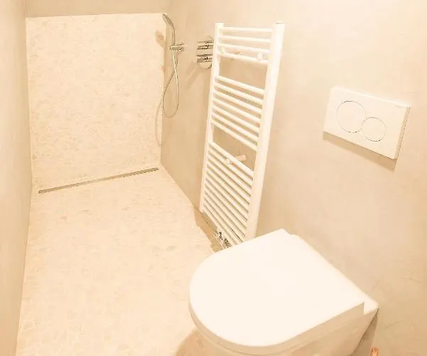 Le Reve Maastricht Отель 2*